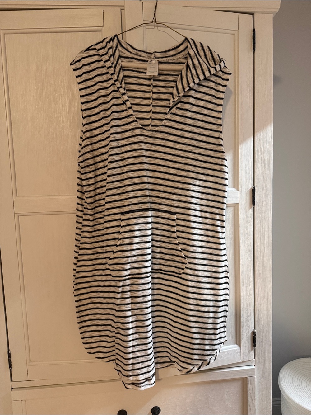 Kona Sol Striped Sleeveless Hoodie beach coverup - Black & White